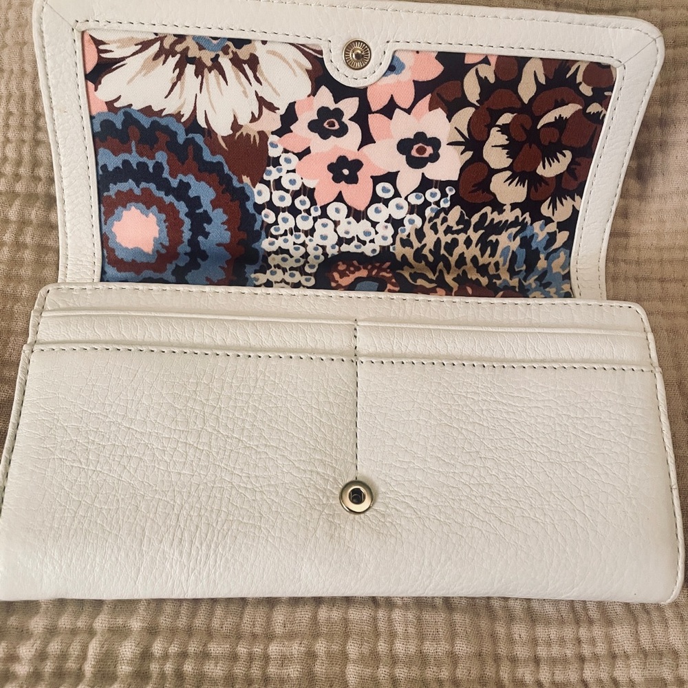 Vera Bradley quilted leather wallet. 8” x 4.5”. NWOT.